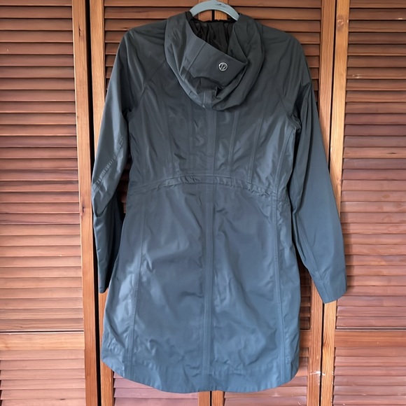 Lululemon raincoat small - Picture 2 of 6